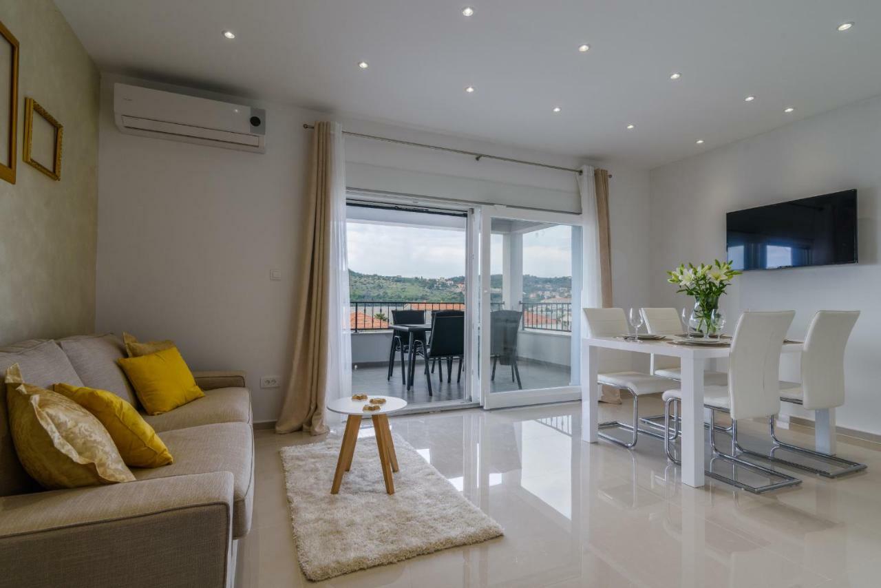Villa Apartments Aa 1 Trogir Eksteriør bilde