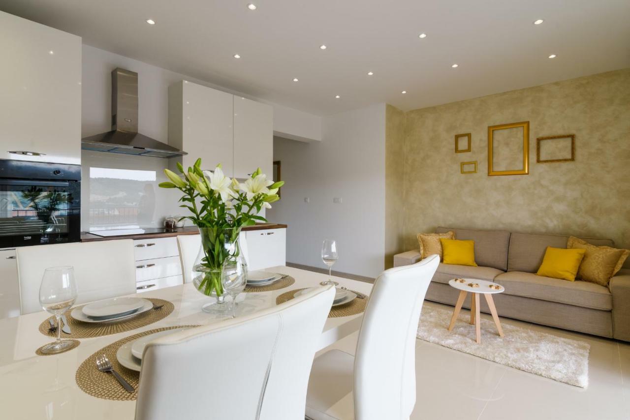 Villa Apartments Aa 1 Trogir Eksteriør bilde